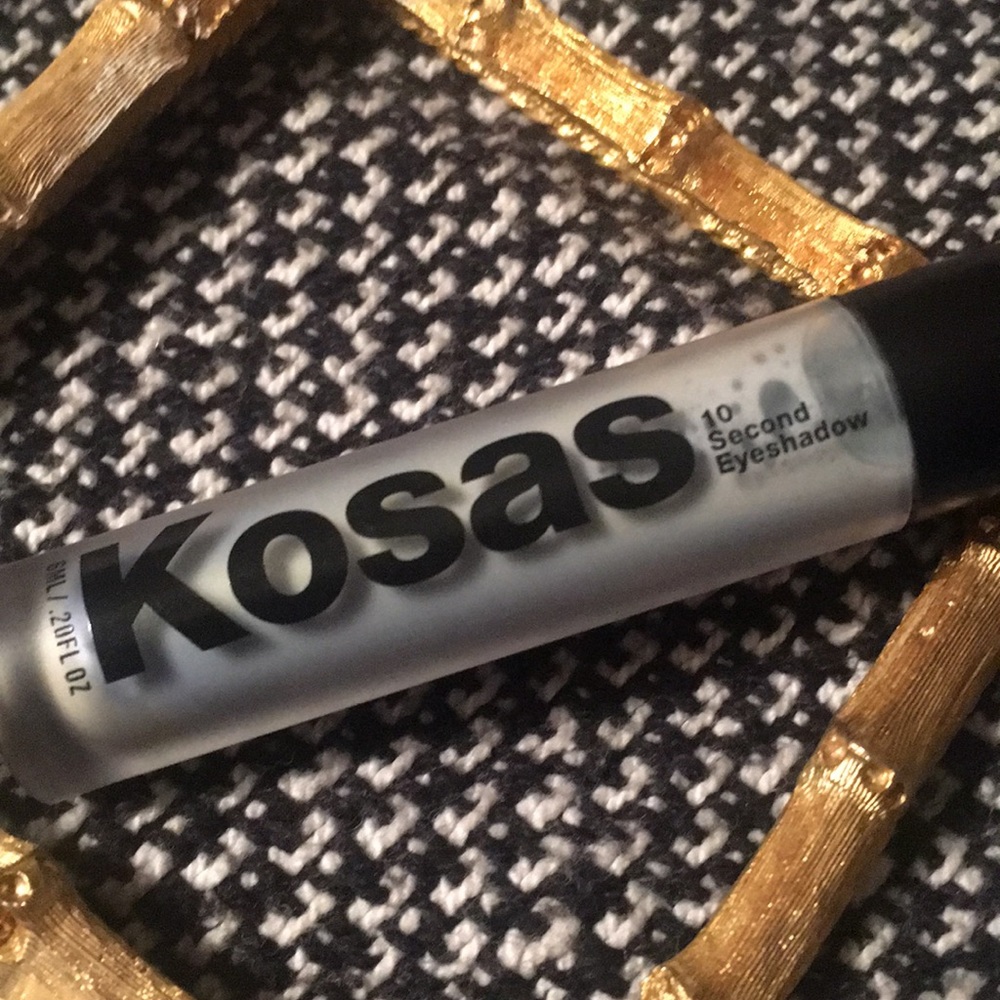 Kosas 10 second eye shadow in Waterfall